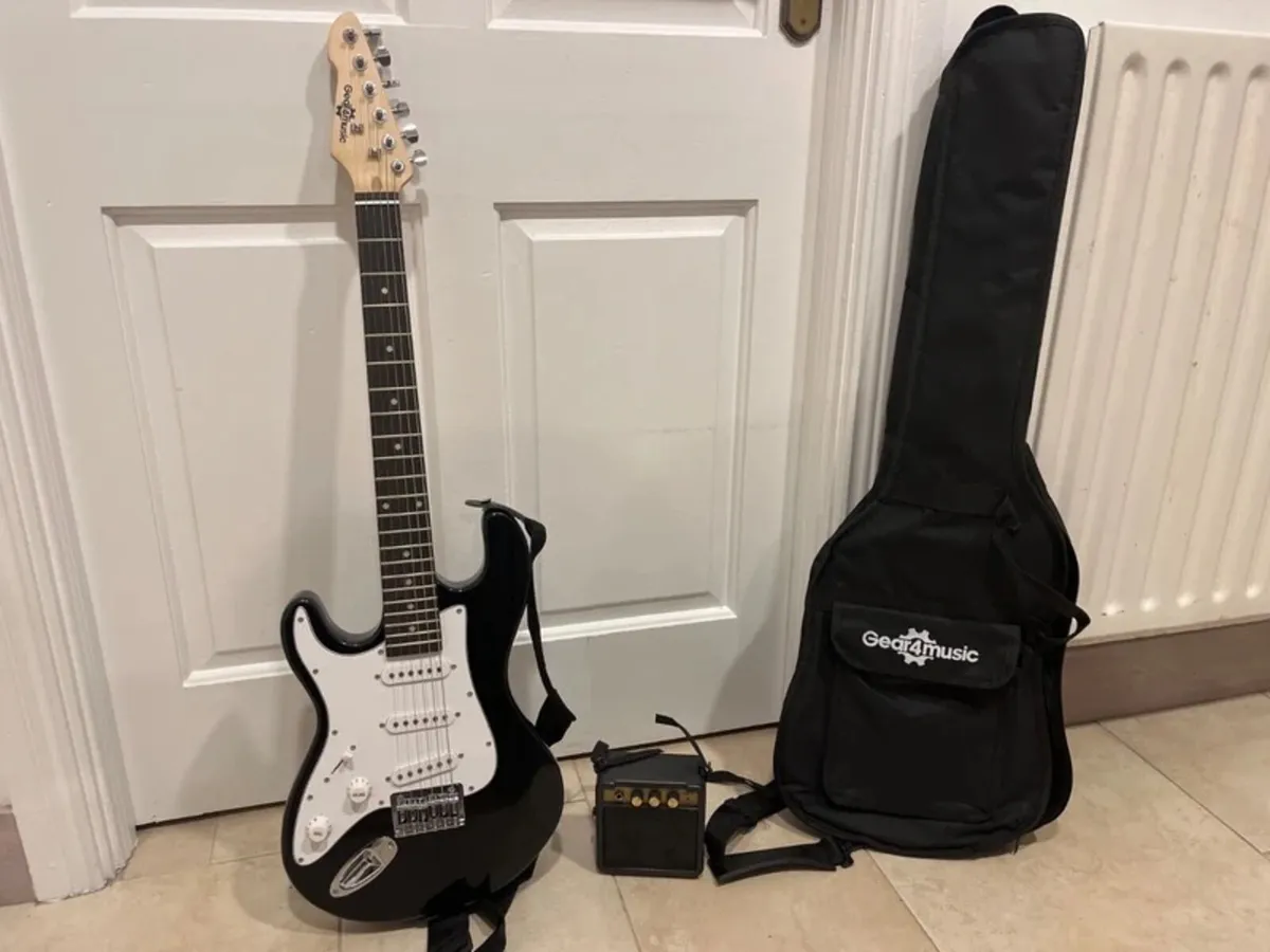 3/4 LA Left Handed Electric Guitar Black - Image 1