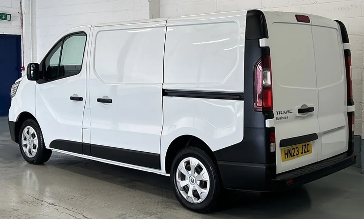 2023 Renault Trafic Panel Van - Image 4