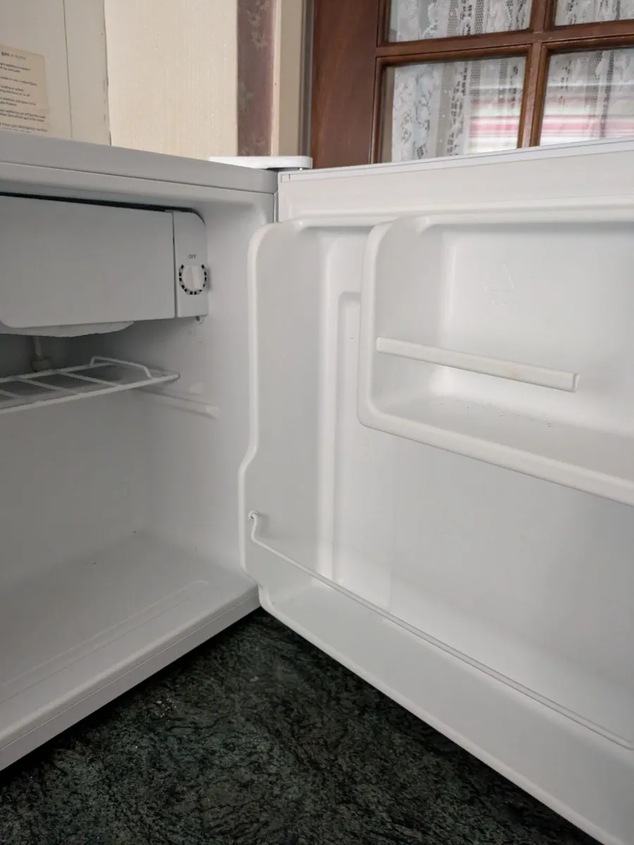 Tabletop Fridge - Image 2