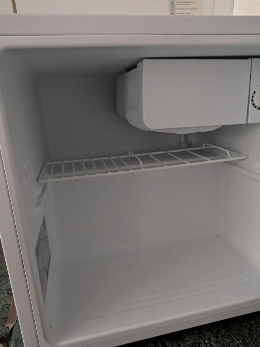 Tabletop Fridge - Image 3