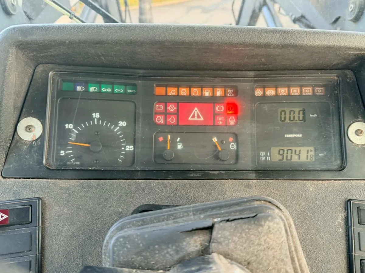 STEYR 9094 (CASE CS 94) & QUICKE LOADER - Image 4