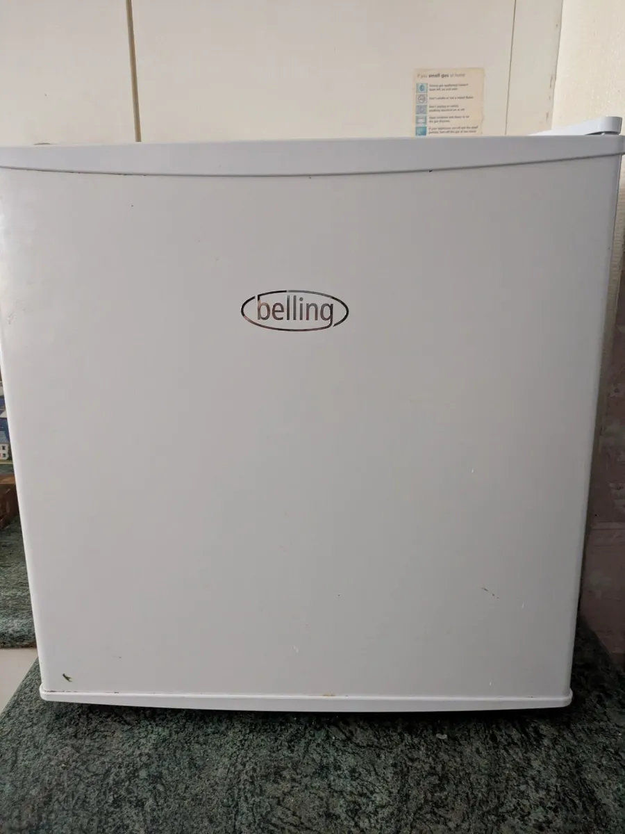 Tabletop Fridge - Image 4