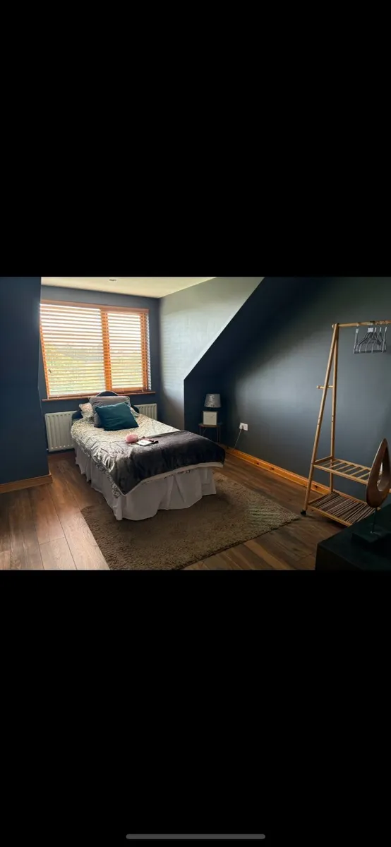 Divan single bed, with 1 x storage drawer - Image 1