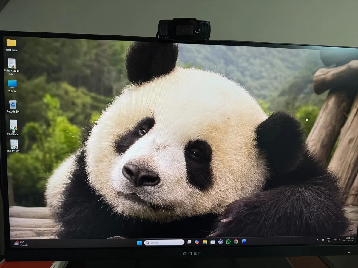 OMEN 27'' GAMING MONITOR WITH WEBCAM - Image 1