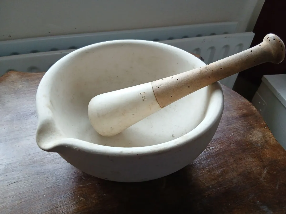 antique pestle and Mortar - Image 3