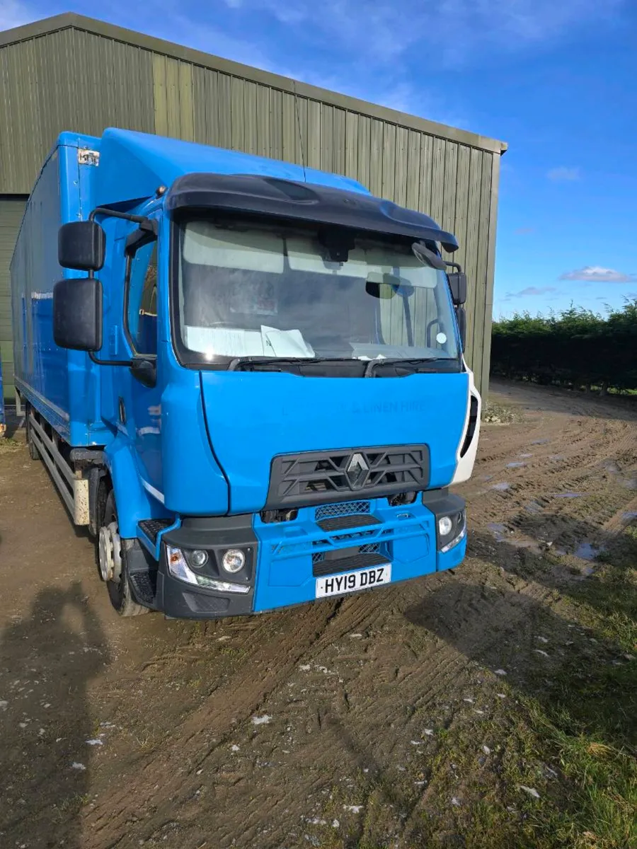 16 ton renault 32ft box with taillift - Image 2