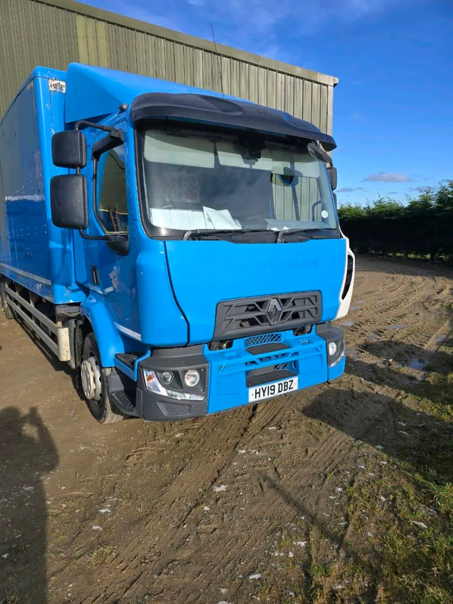 16 ton renault 32ft box with taillift - Image 4