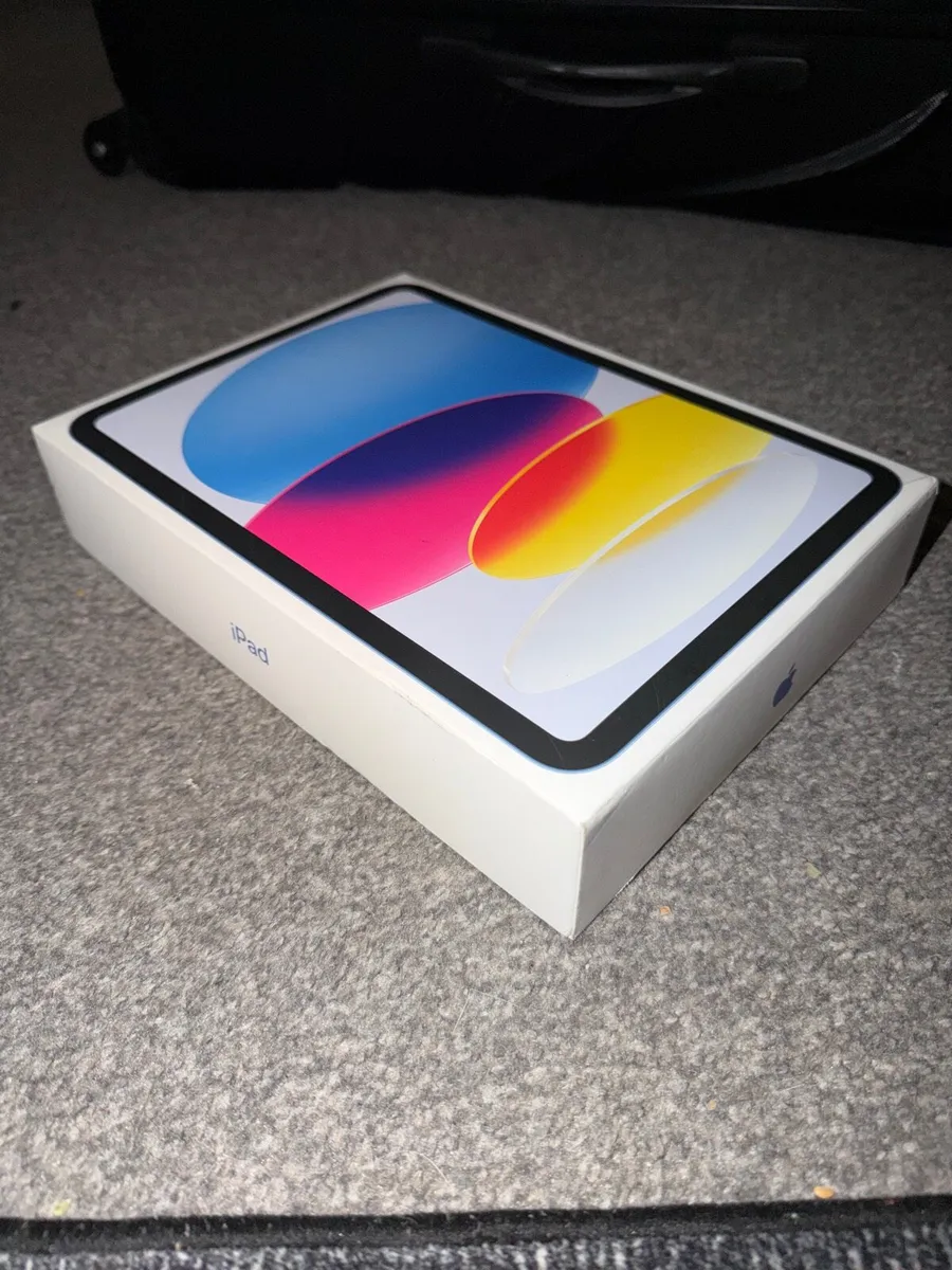 iPad 11th Gen 128GB unopened colour BLUE - Image 1