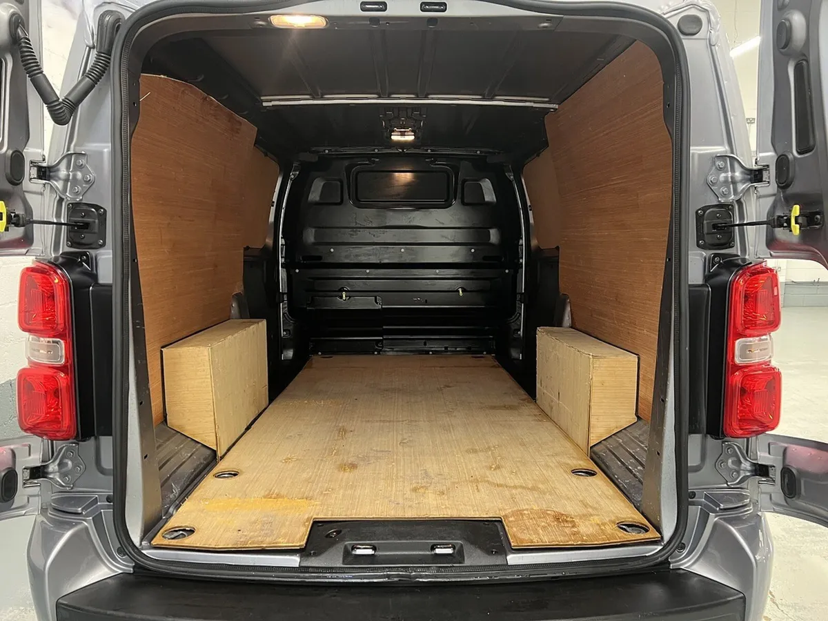 2022 Vauxhall Vivaro Panel Van - Image 2