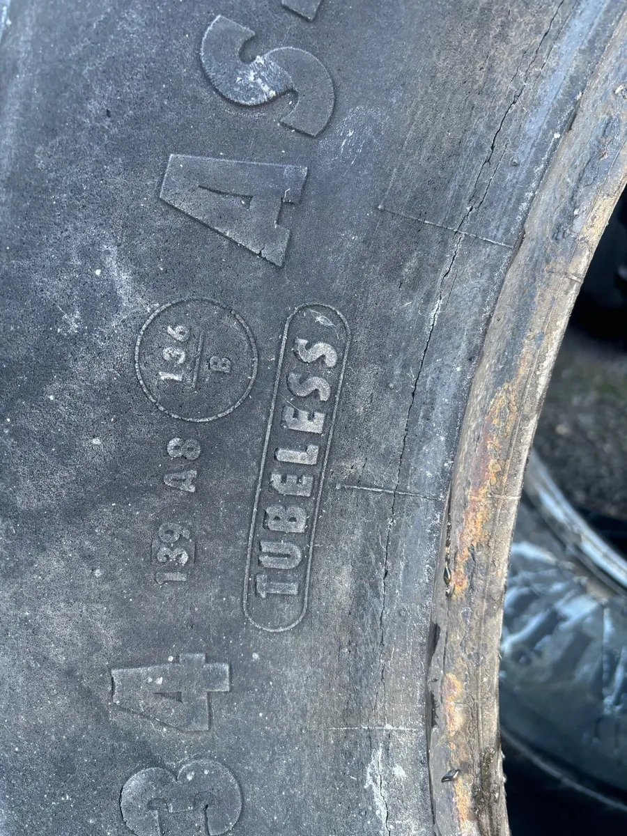 Continental radial tyres 16.9 x 34 - Image 3