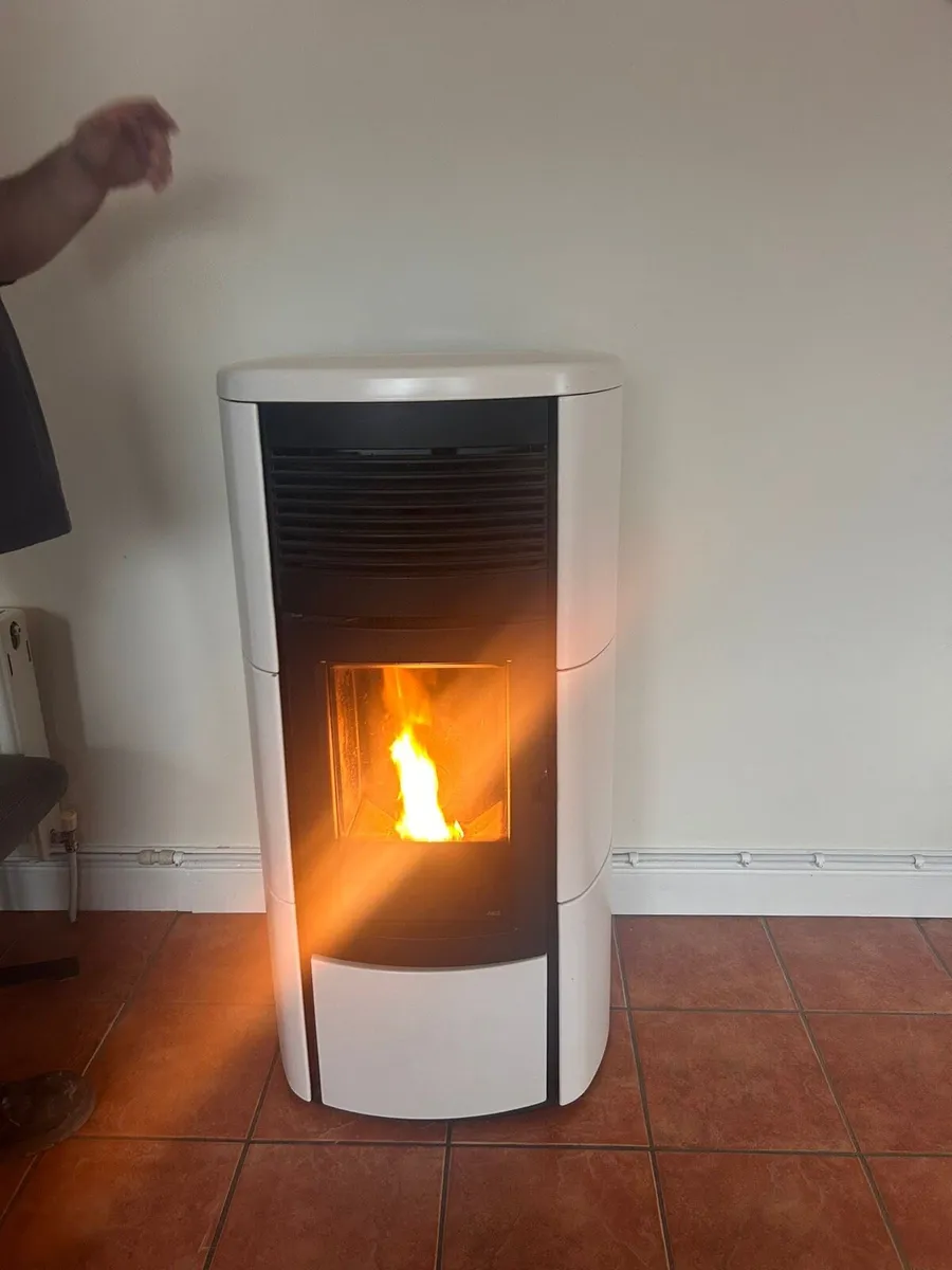 MCZ Pellet stove - Image 2