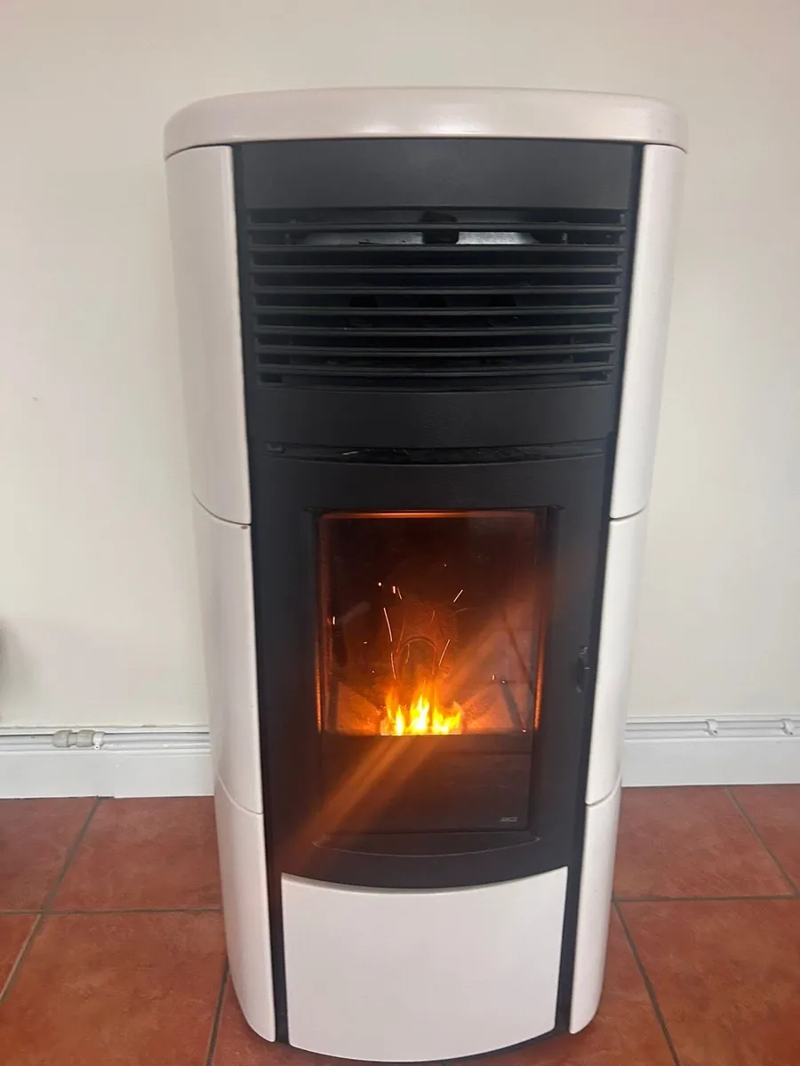 MCZ Pellet stove - Image 4