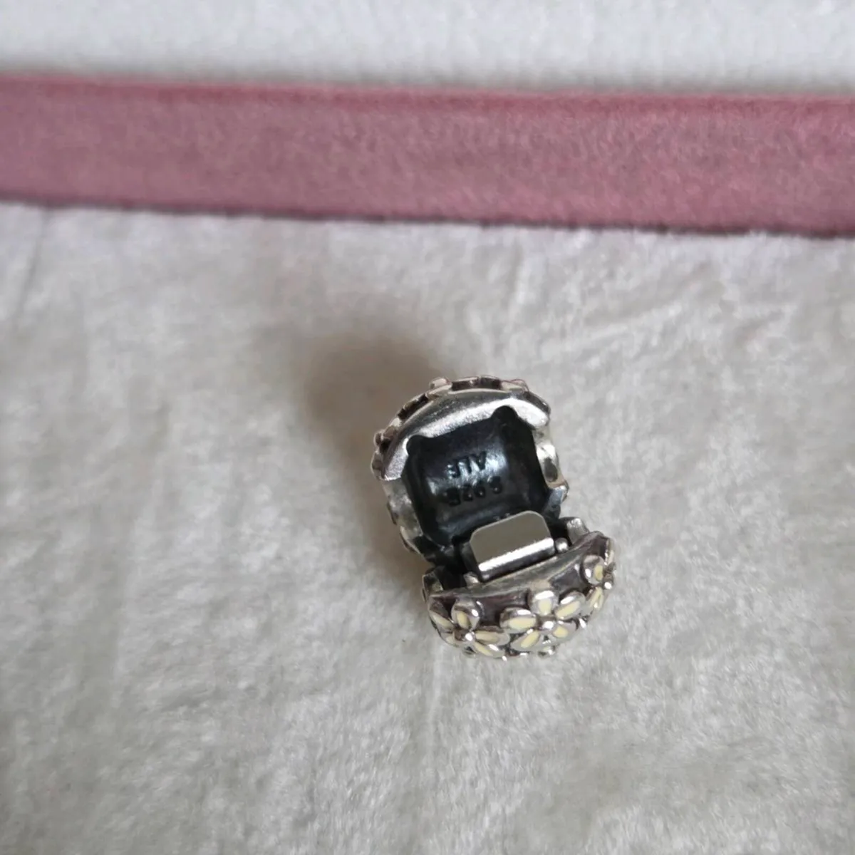 Pandora darling daisy meadow clip charm enamel - Image 3