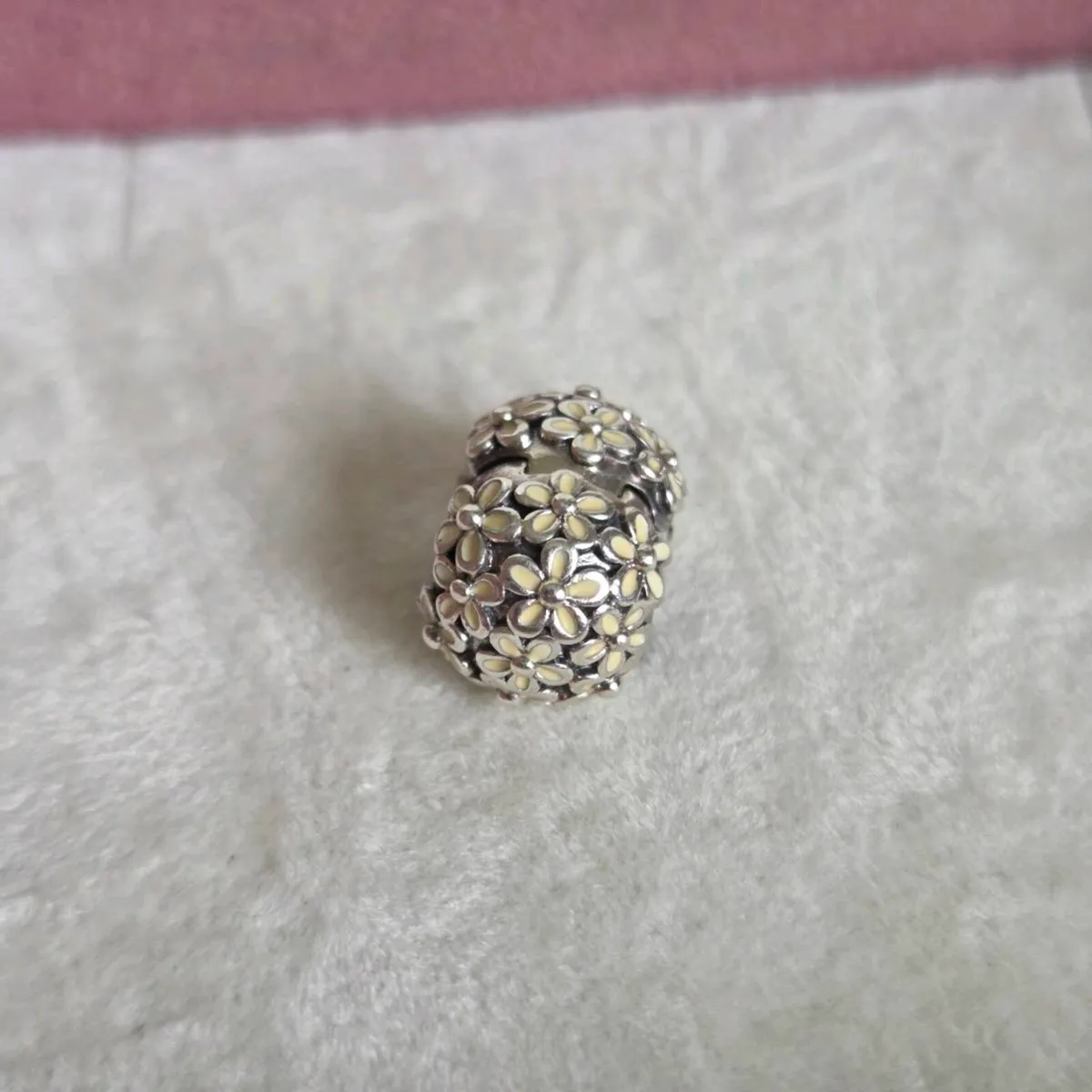 Pandora darling daisy meadow clip charm enamel - Image 4