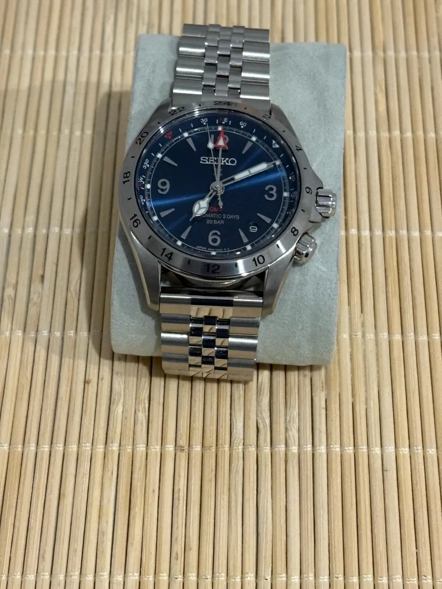 Seiko Alpinist GMT Automatic 200m SPB377J1 - Image 1