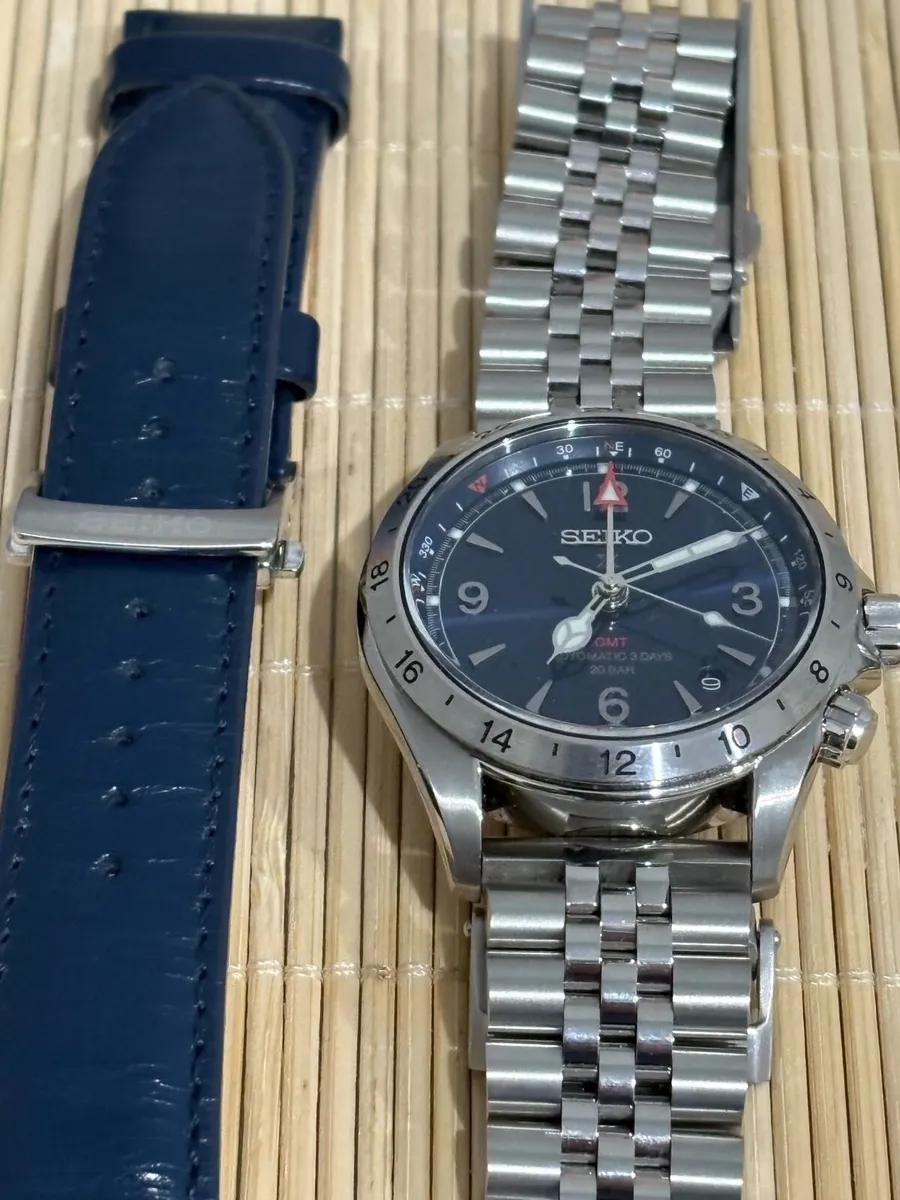 Seiko Alpinist GMT Automatic 200m SPB377J1 - Image 4