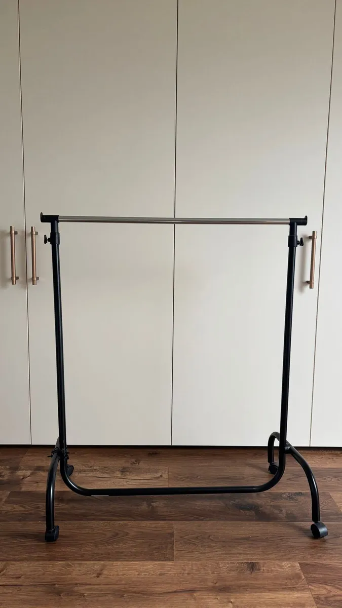 Clothes rack - Image 2