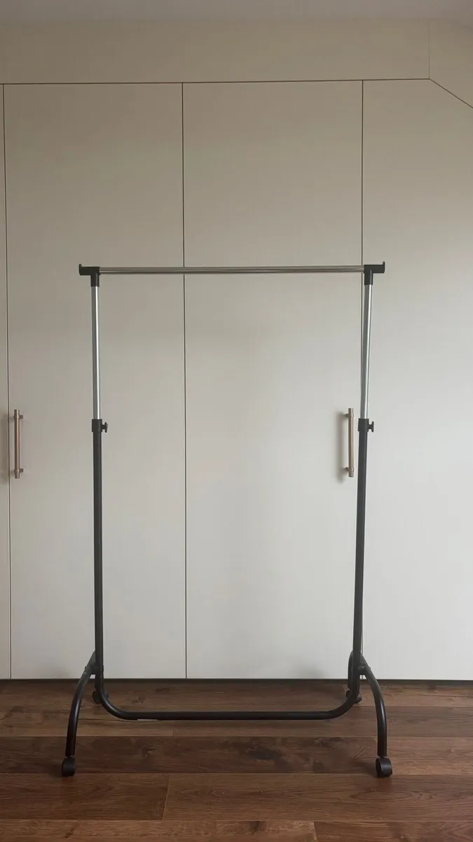 Clothes rack - Image 3