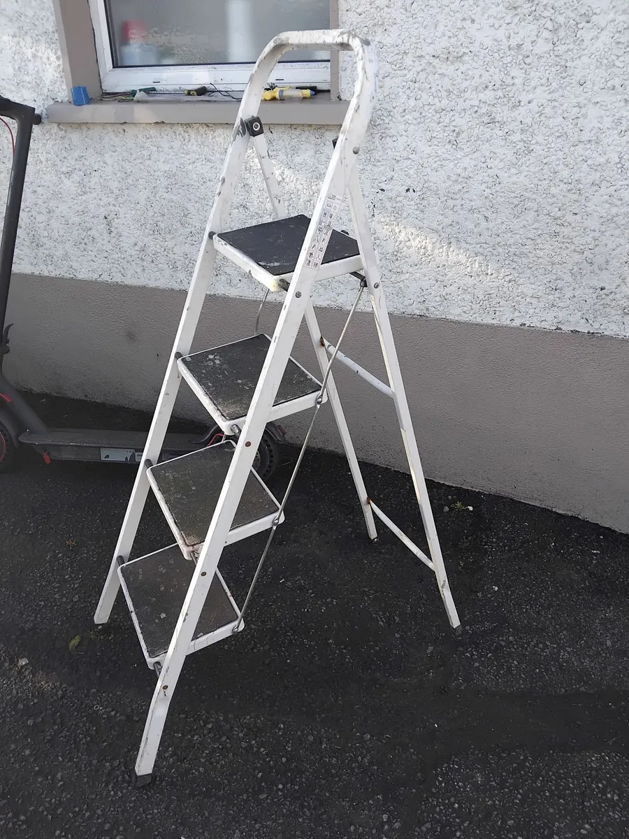 Hi step ladder working perfect priced 70e - Image 1