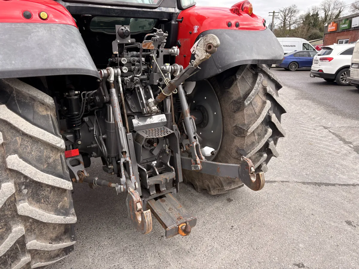 Massey Ferguson 5712S - Image 4