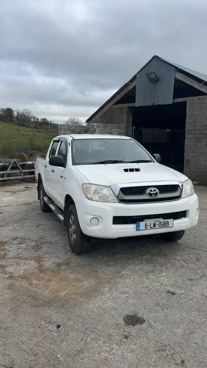 2011 Toyota Hilux - Image 4