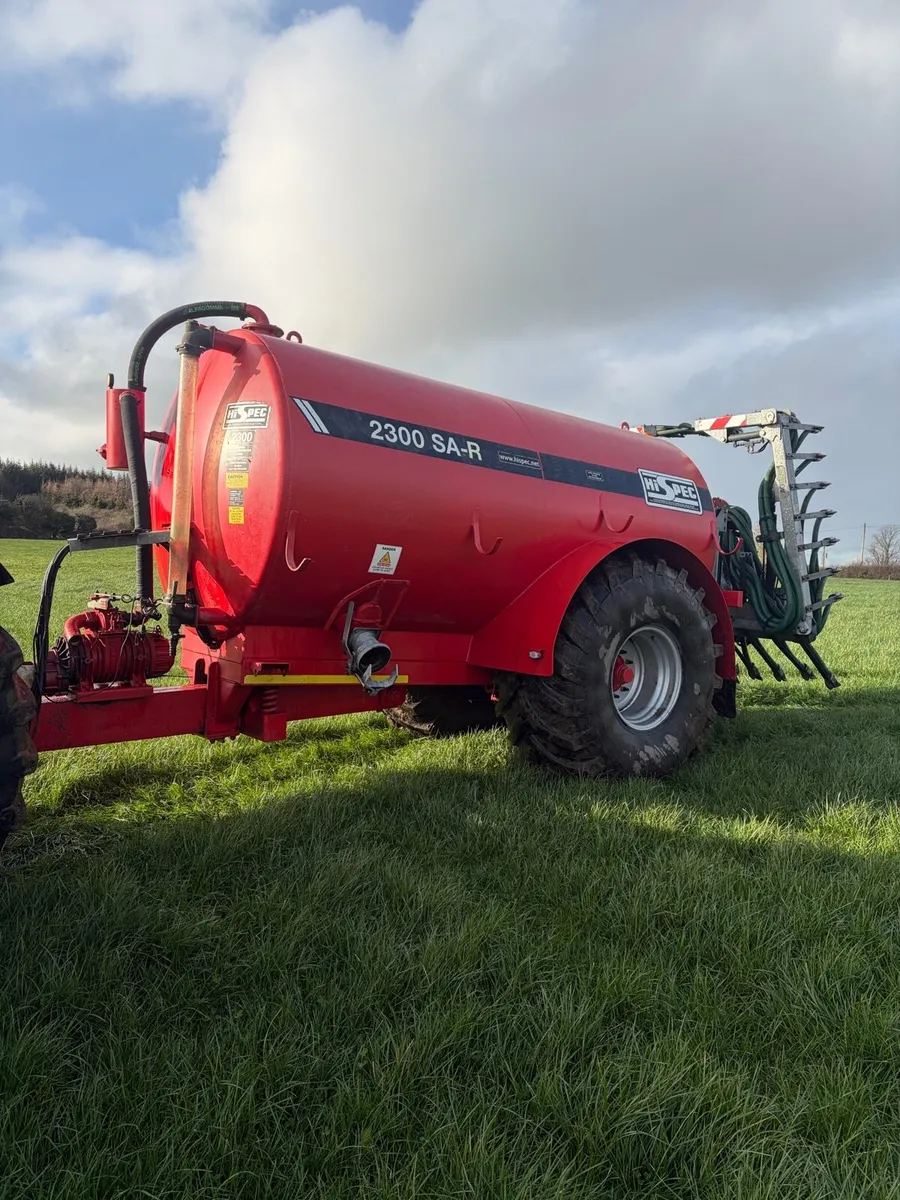Hi-Spec 2300gal Tanker with trailing shoe - Image 1