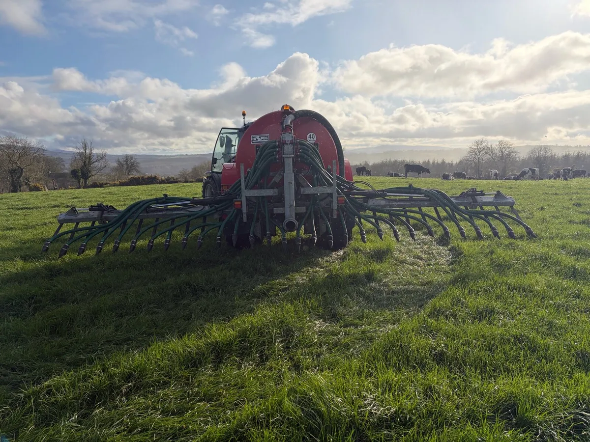 Hi-Spec 2300gal Tanker with trailing shoe - Image 4