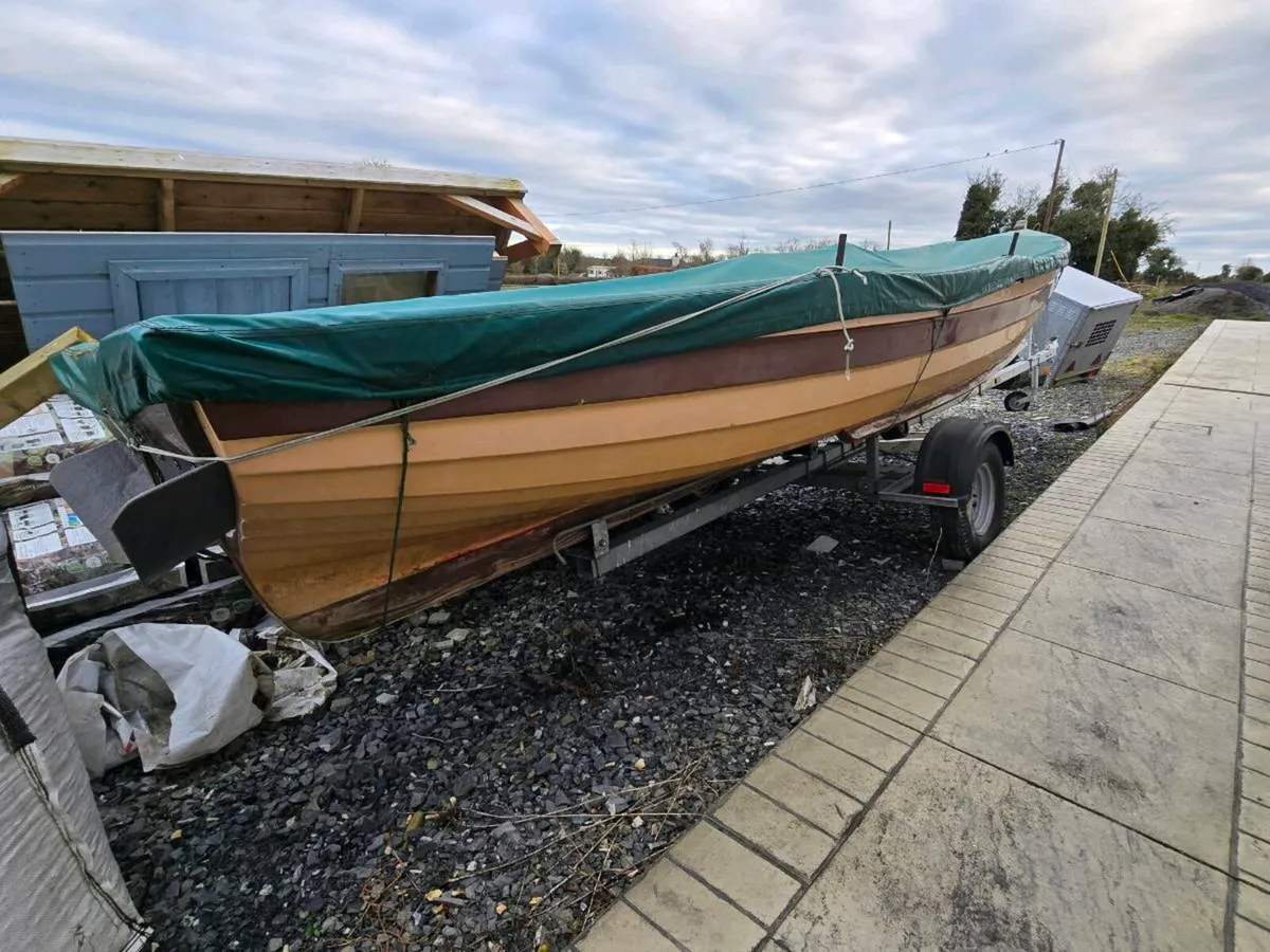 Lakeboat and trailer - Image 2