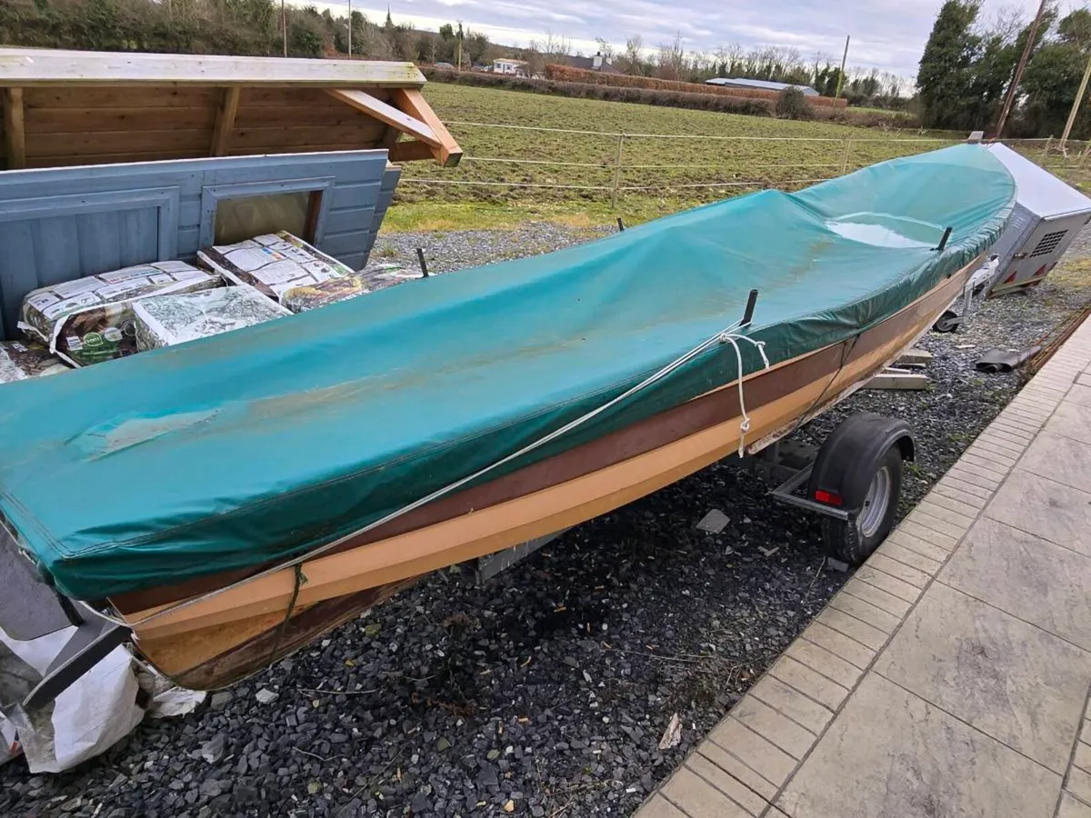 Lakeboat and trailer - Image 3