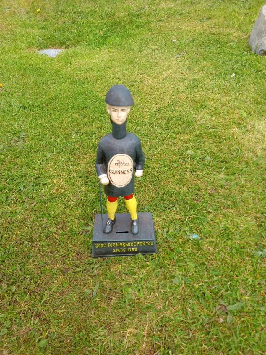 Guinness Memorabilia Figurine - Image 1