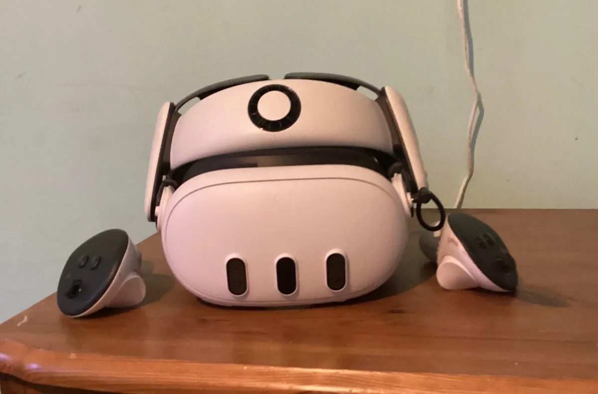 Meta Quest 3 + Halo Strap - Image 1