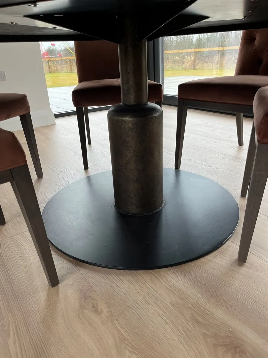 Ventura Round Dining Table & Chairs - Image 2