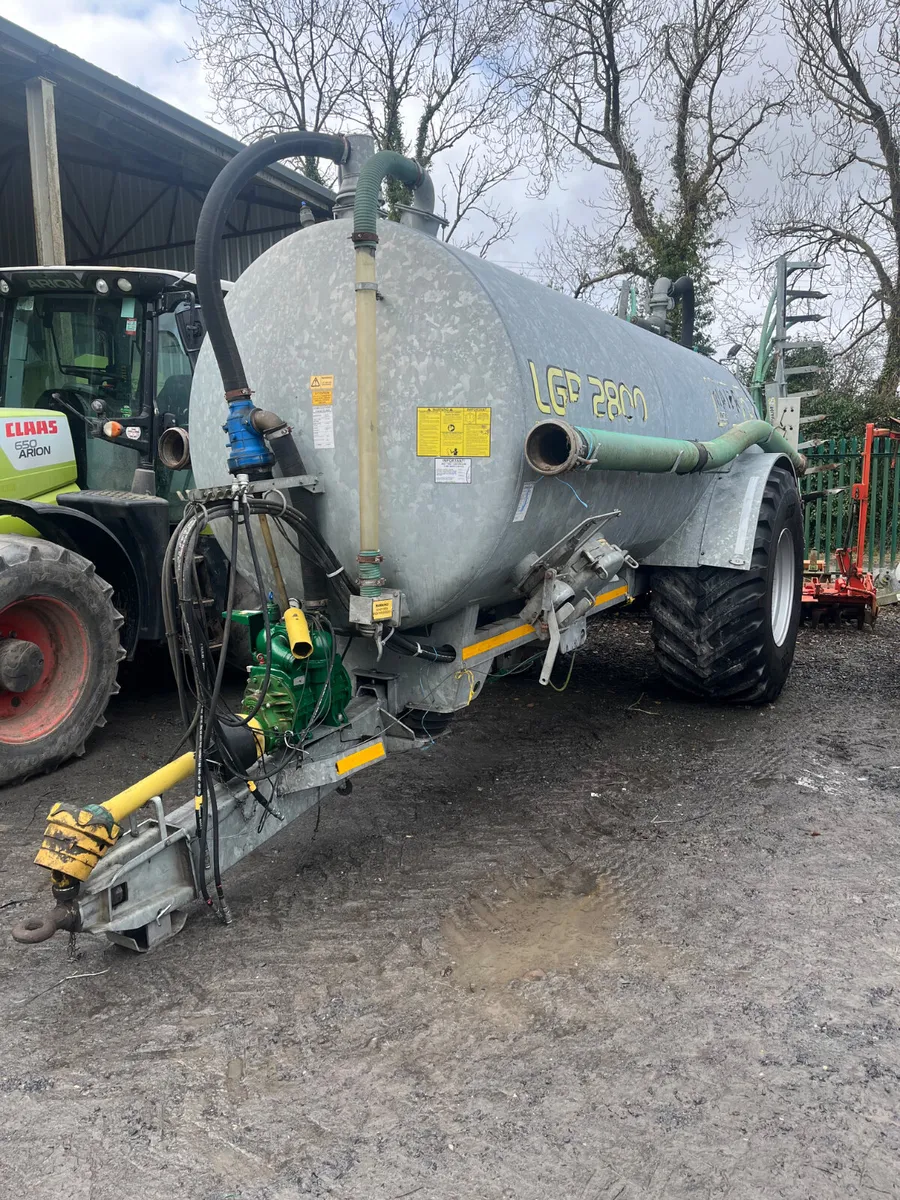 Slurry tanker - Image 1