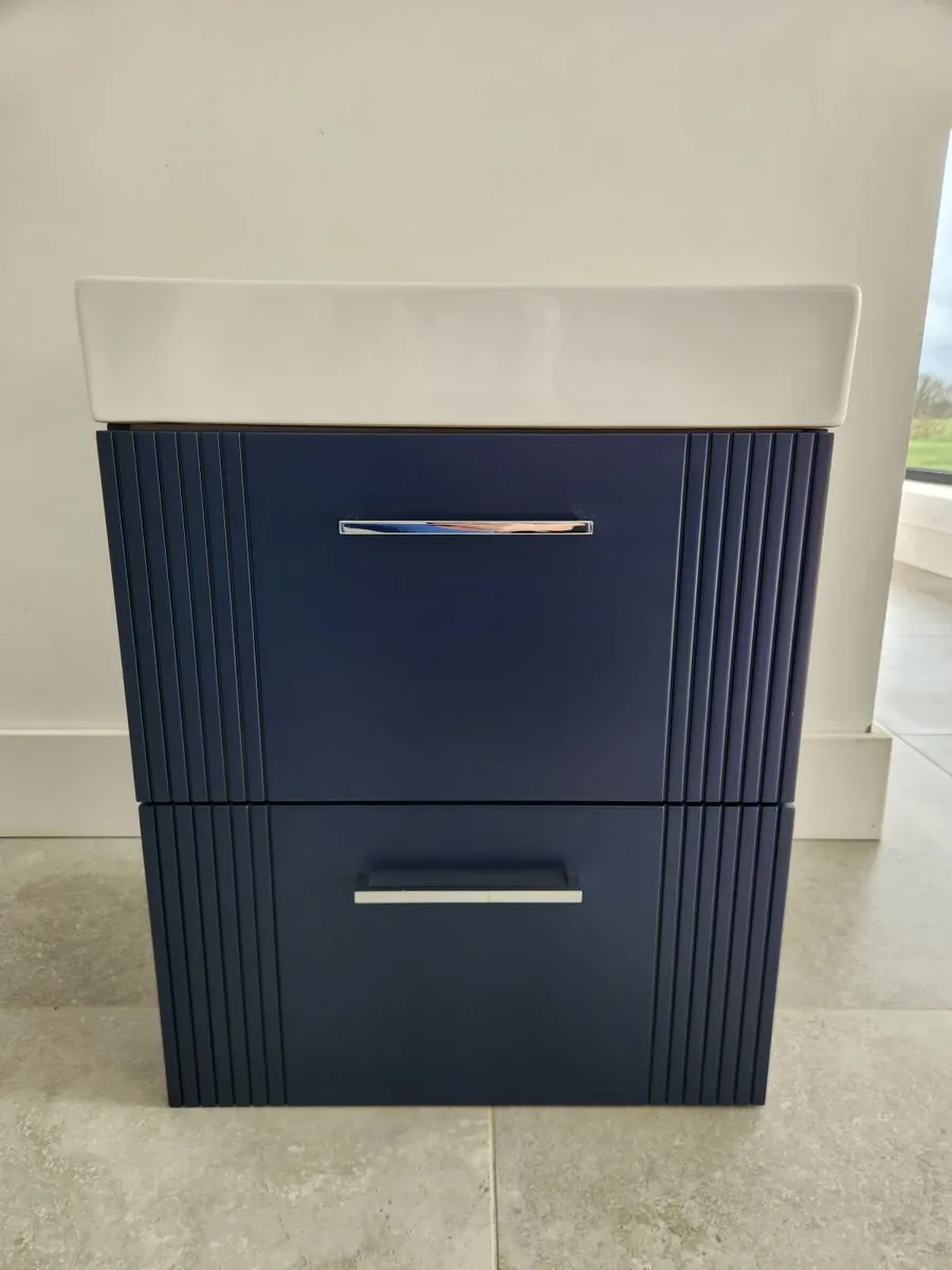 Modern wall mounted bathroom vanity unit. - Image 1