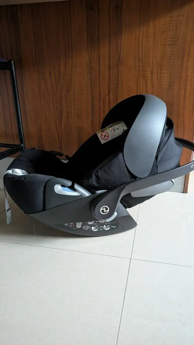 Cybex Cloud Z i-Size car seat - Image 1