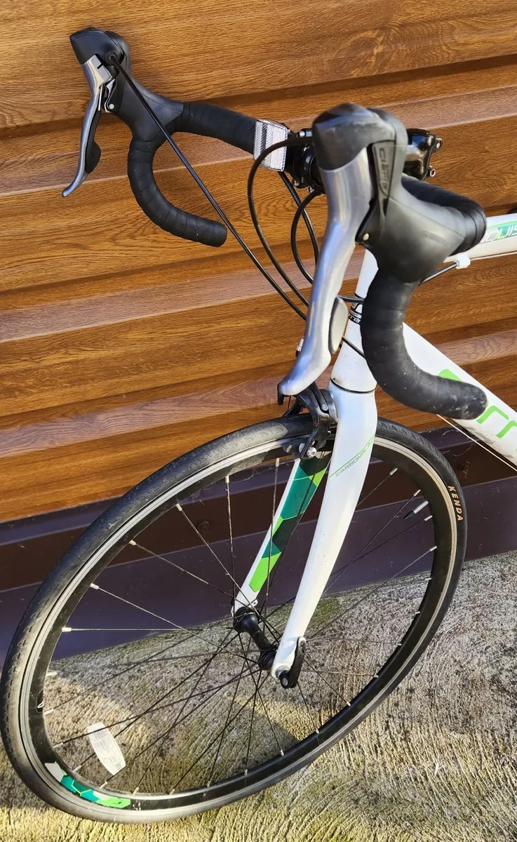Carrera Vanquish road bike - Image 2