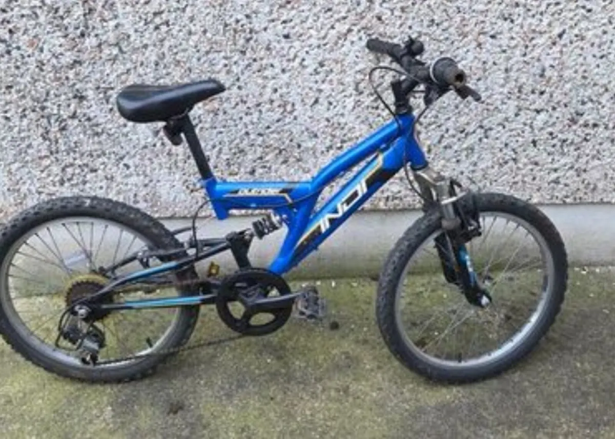 BOYS BICYCLE - Image 1