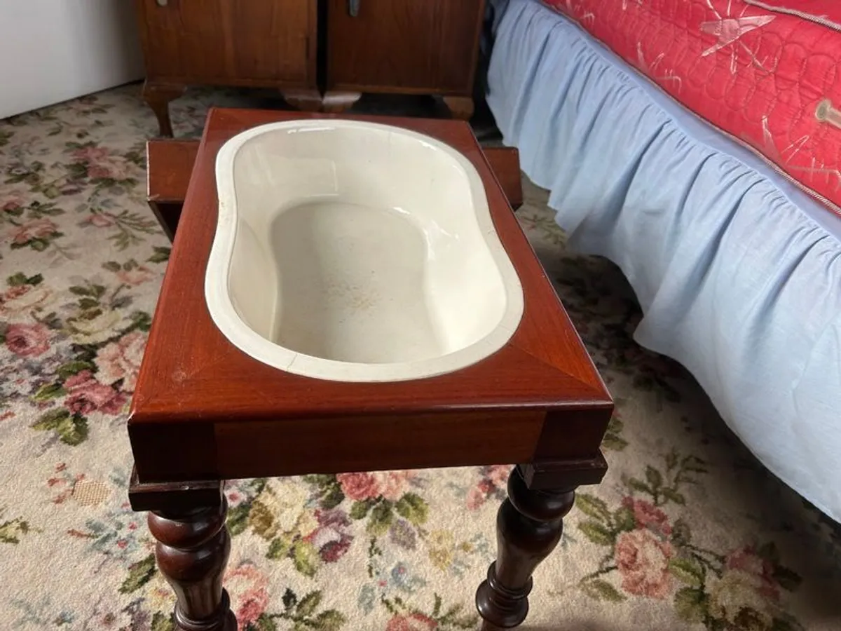 Victorian Mahogany table porcelain baby bath/bidet - Image 4