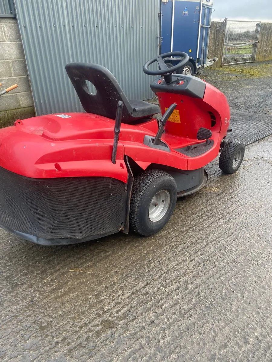 Ride on lawnmower - Image 2