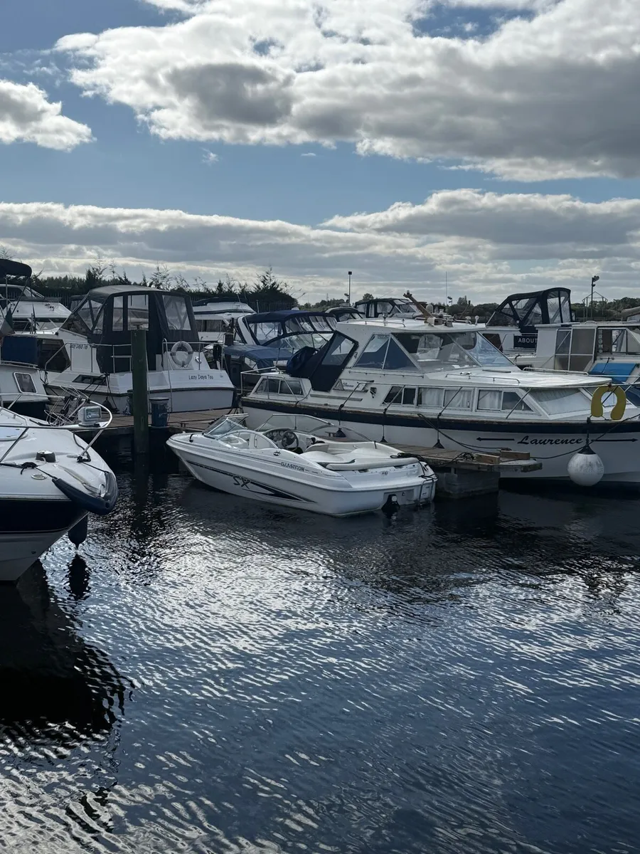 Glastron bowrider speed boat SX175 - Image 4