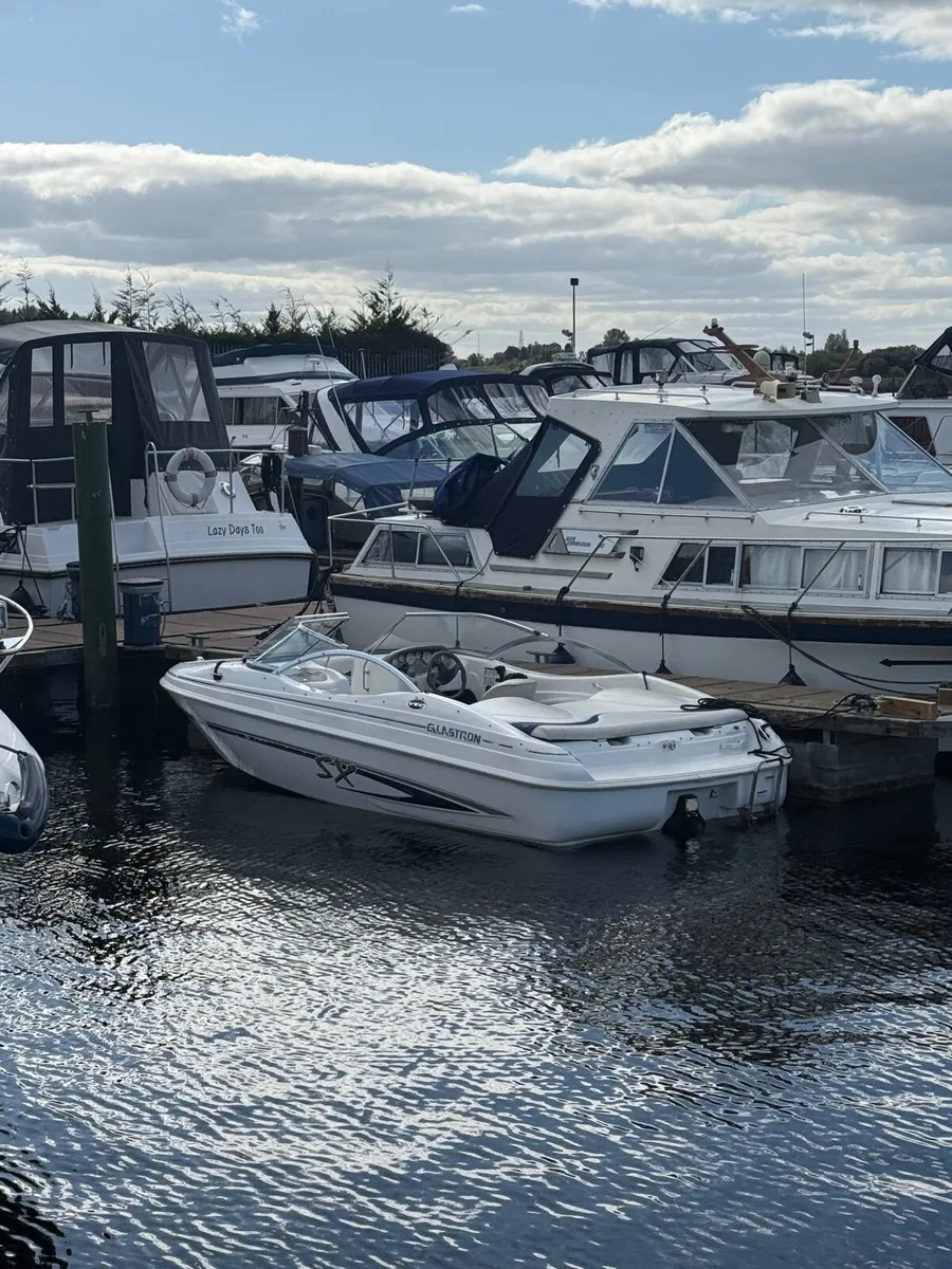 Glastron bowrider speed boat SX175 - Image 1