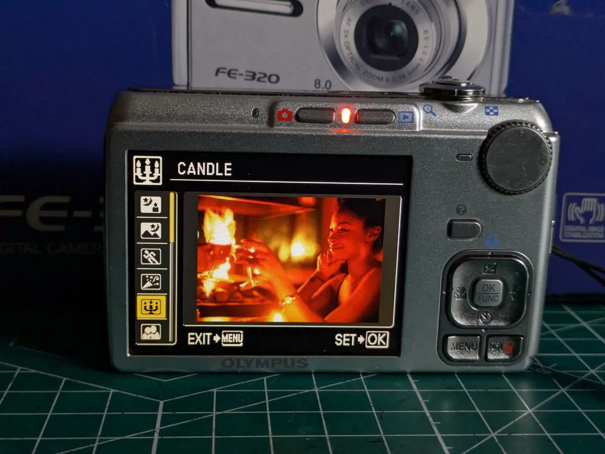 Olympus 8MP CCD🌈 compact camera - Image 3