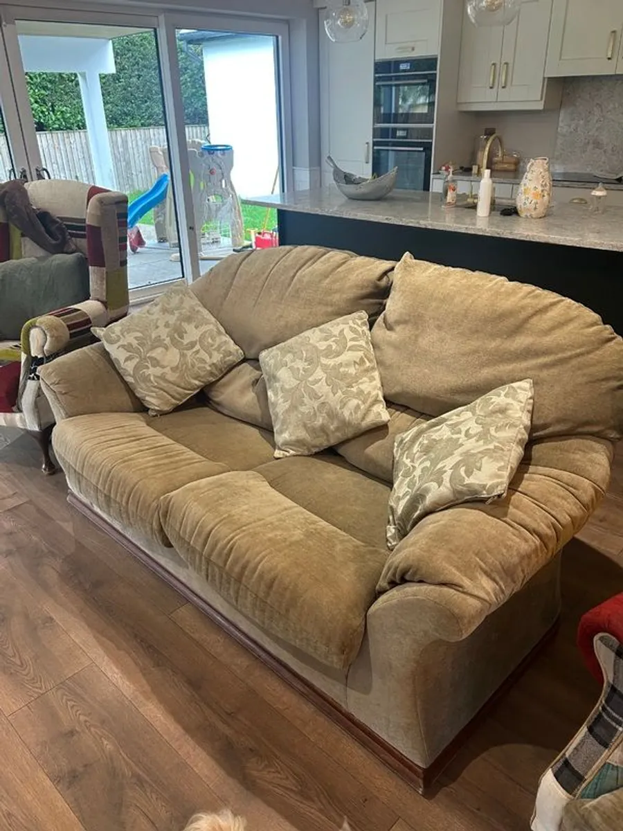 Green 2 seater couch - Image 1