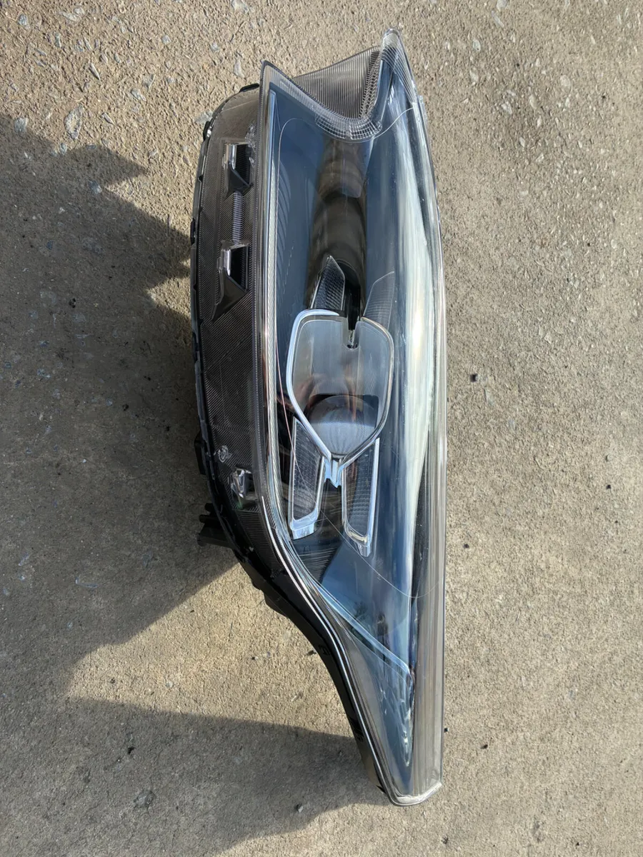 Kia XCeed headlight - Image 1