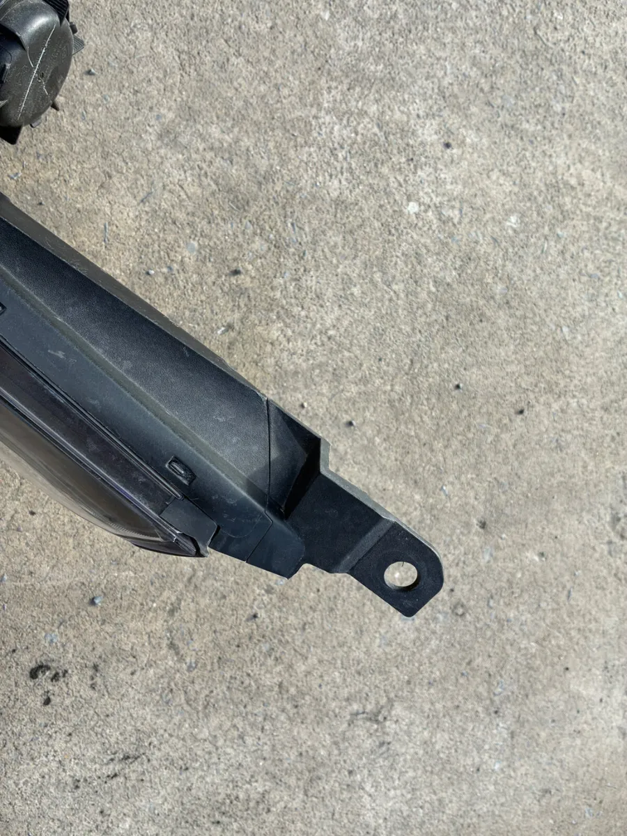 Kia XCeed headlight - Image 3