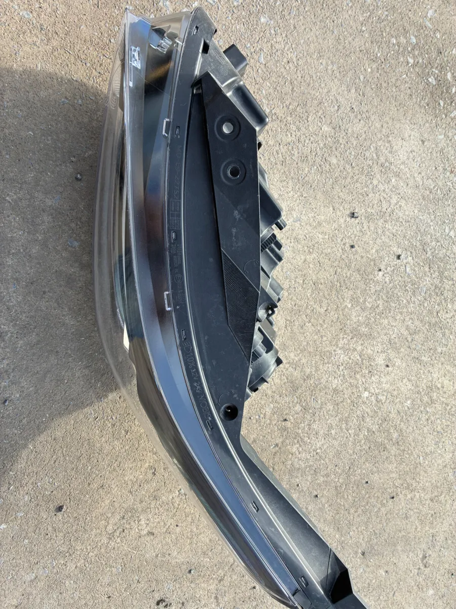 Kia XCeed headlight - Image 2