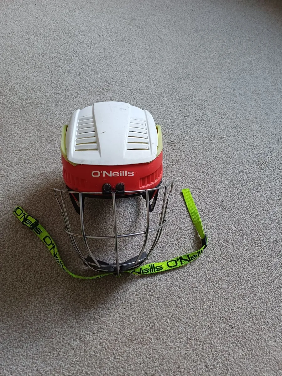 O'Neills Koolite Kids Hurling Helmet - Image 1