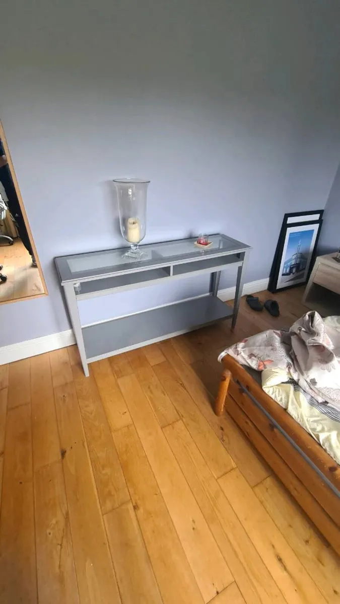 Console table  ikea liatorp - Image 1