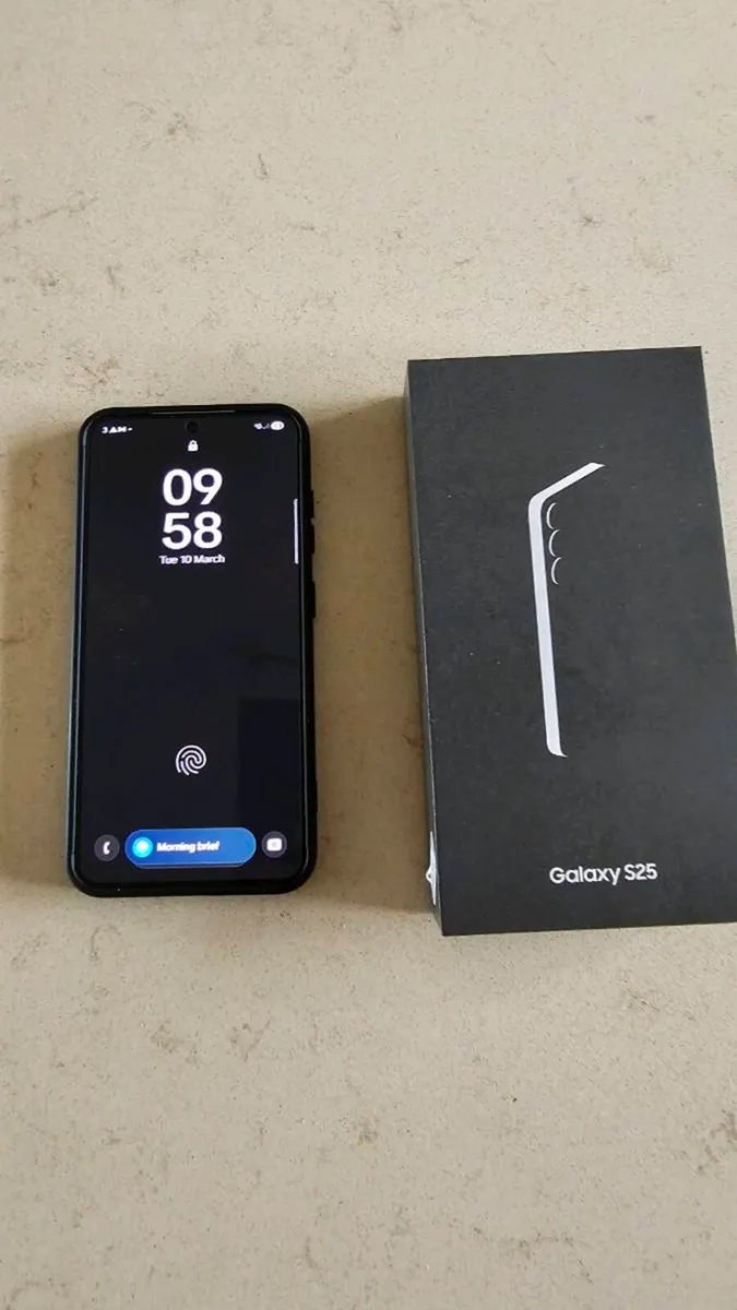 Samsung Galaxy S25 256gb - Image 1
