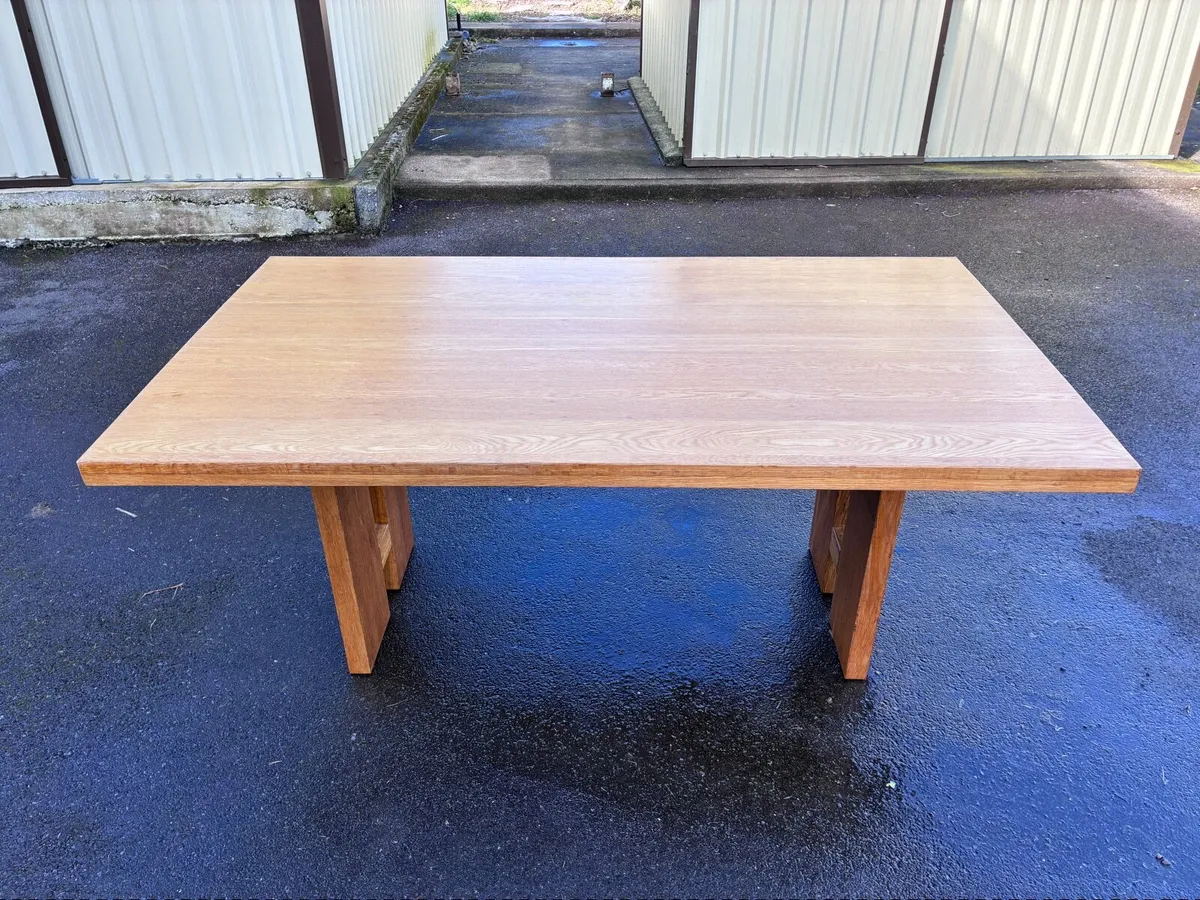 Dining table - Image 1